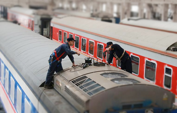 列車空調檢漏.JPG